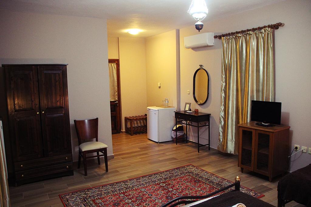 Hotel Prasino Horio à Arnaia Extérieur photo
